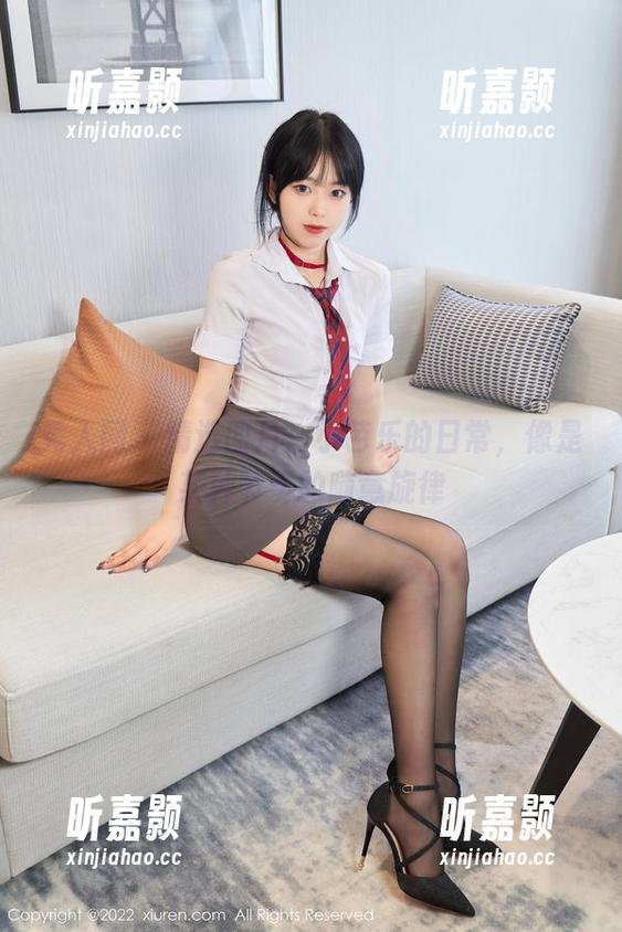 秀人网 - 精选图片：小芭乐的日常，像是某种节奏的随意旋律