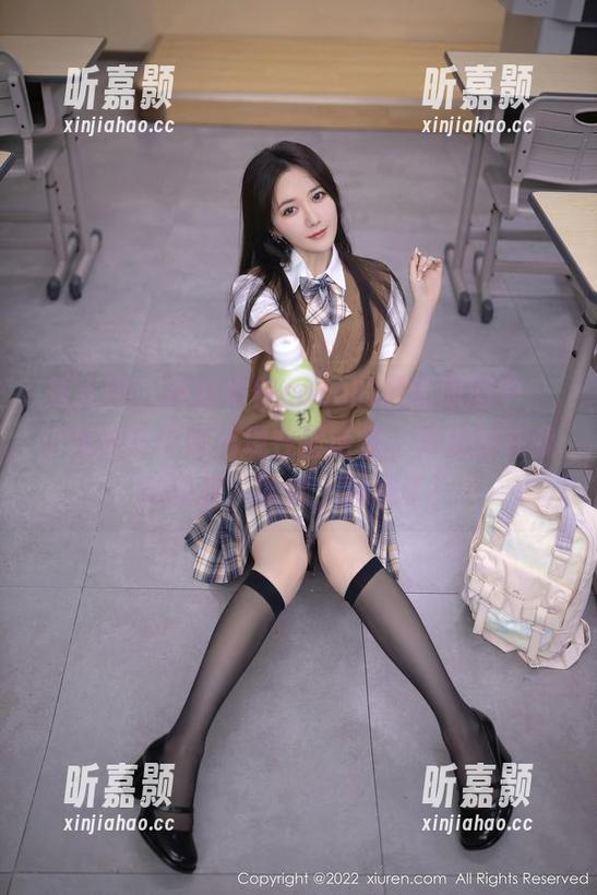 秀人网 - 在赵惟依coco的最新原图中，少女似乎不再出现在童话里，而是站在我的面前，哈哈，没救了！