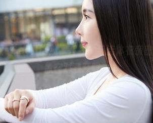 蜜桃社 – 陆萱萱Cecilia独家在线，与连体衣亲密接触，原图好像在对我眨眼。