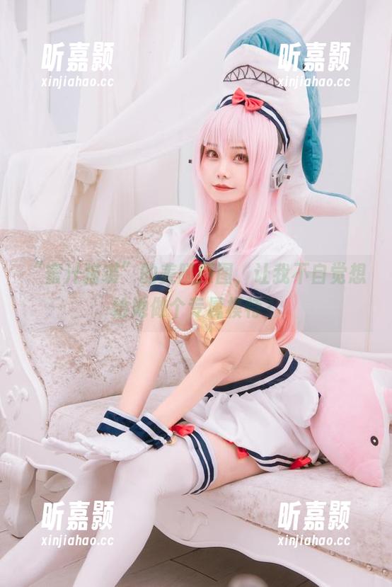 “蜜汁猫裘”的美腿原图，让我不自觉想给她做个专属模特？