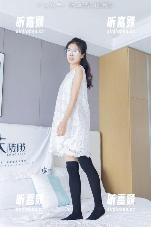 袜啵啵 - 甜甜圈与鞋子：一场丝袜下的无声交锋-最新写真更新！