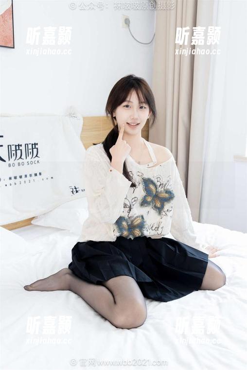 袜啵啵 - 原图里的芝士跟黑棉袜，你能懂那种既酷又懒的搭配吗？精选再升级！