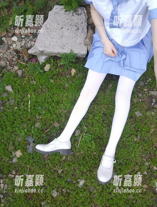 看西尔酱的白丝如何俘获了我的眼球：作品集中藏了哪些小秘密？