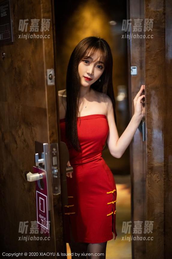 语画界 - 芝芝Booty的黑丝写真更新，翘臀这一招实在让人目不转睛！