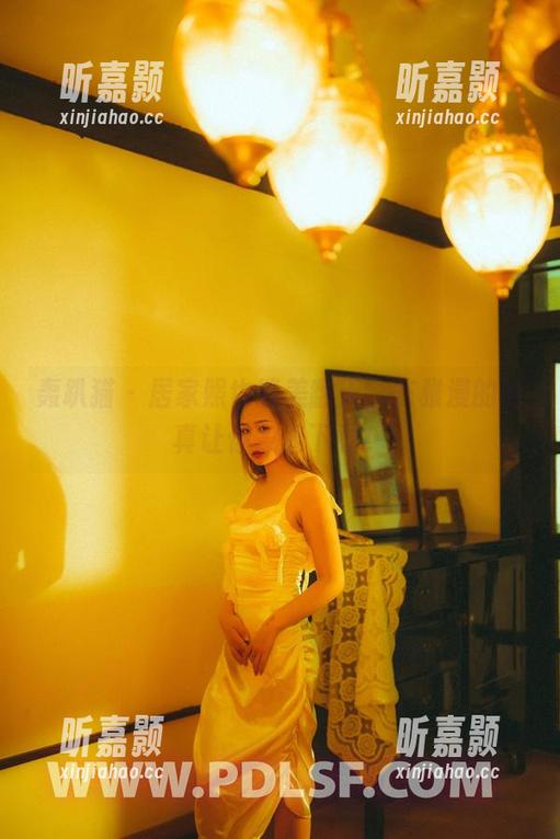 轰趴猫 - 居家照也能美翻天，陈雅漫的写真让你急着下载！