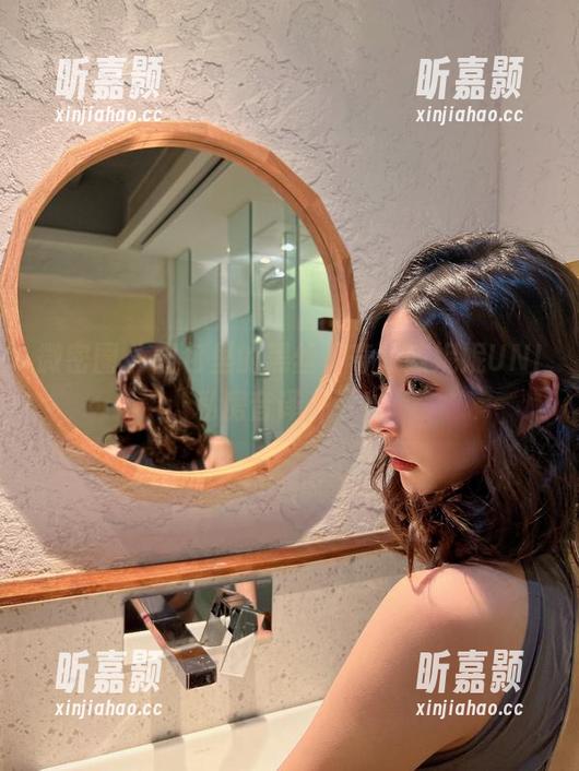 微密圈 - 图包里的黑丝传奇，陈妮妮UNI私房音译一下！