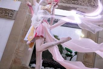 露儿大魔王最新写真—雷电将军，静态中透着一股强烈的电流。
