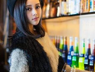 青豆客 – 无敌短裙：绮里嘉竟然教会了我如何用一条裙子承包所有的夏日心情（附图）。